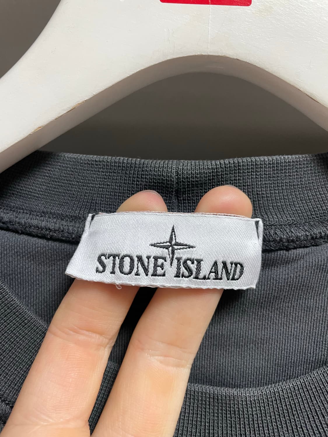 23SS스톤아일랜드 맨투맨 100-L 차콜색상 상품이미지6