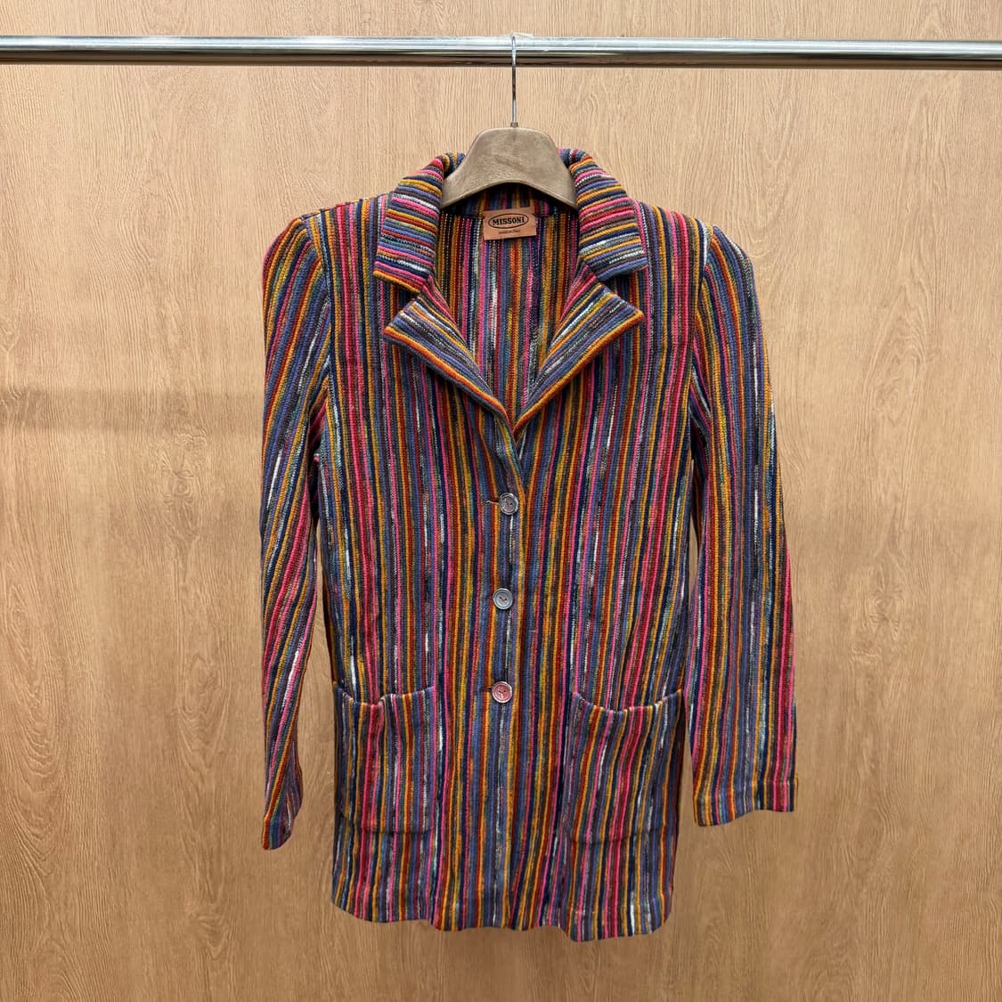 미쏘니 롱 니트 가디건 자켓 테일러드 카라 스트라이프 패턴 디테일 레드 상품이미지2