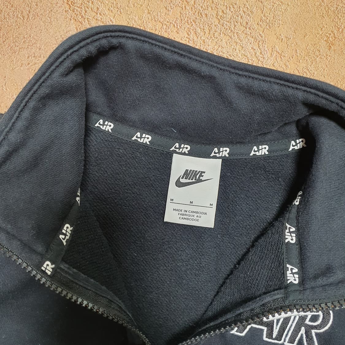 ✨ (바배) 나이키 에어 블랙 크롭 반집업  상품이미지3