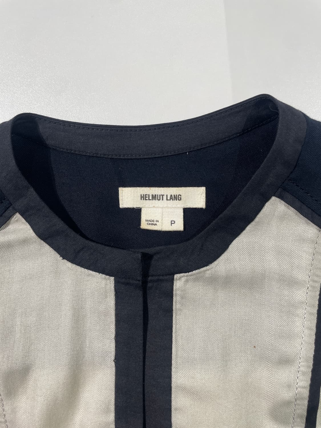 헬무트랭 아이보리 히든 버튼 배색 비스코스 블라우스 상품이미지7