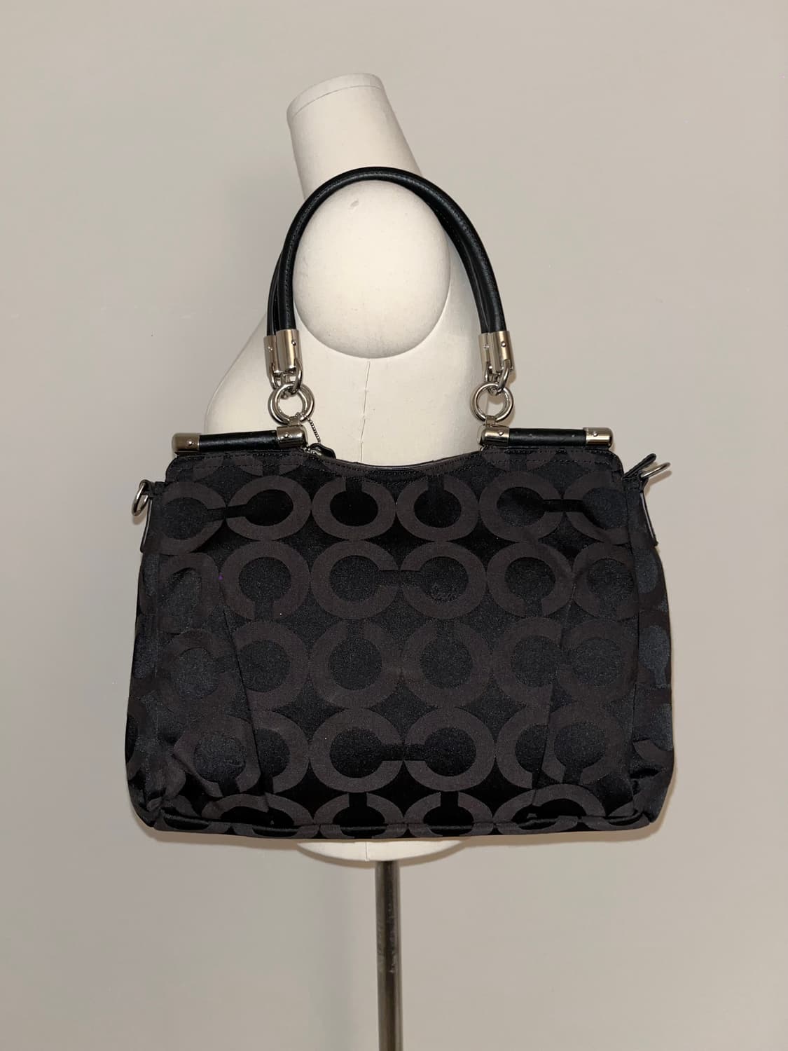 Coach Black Shoulder bag 상품이미지5