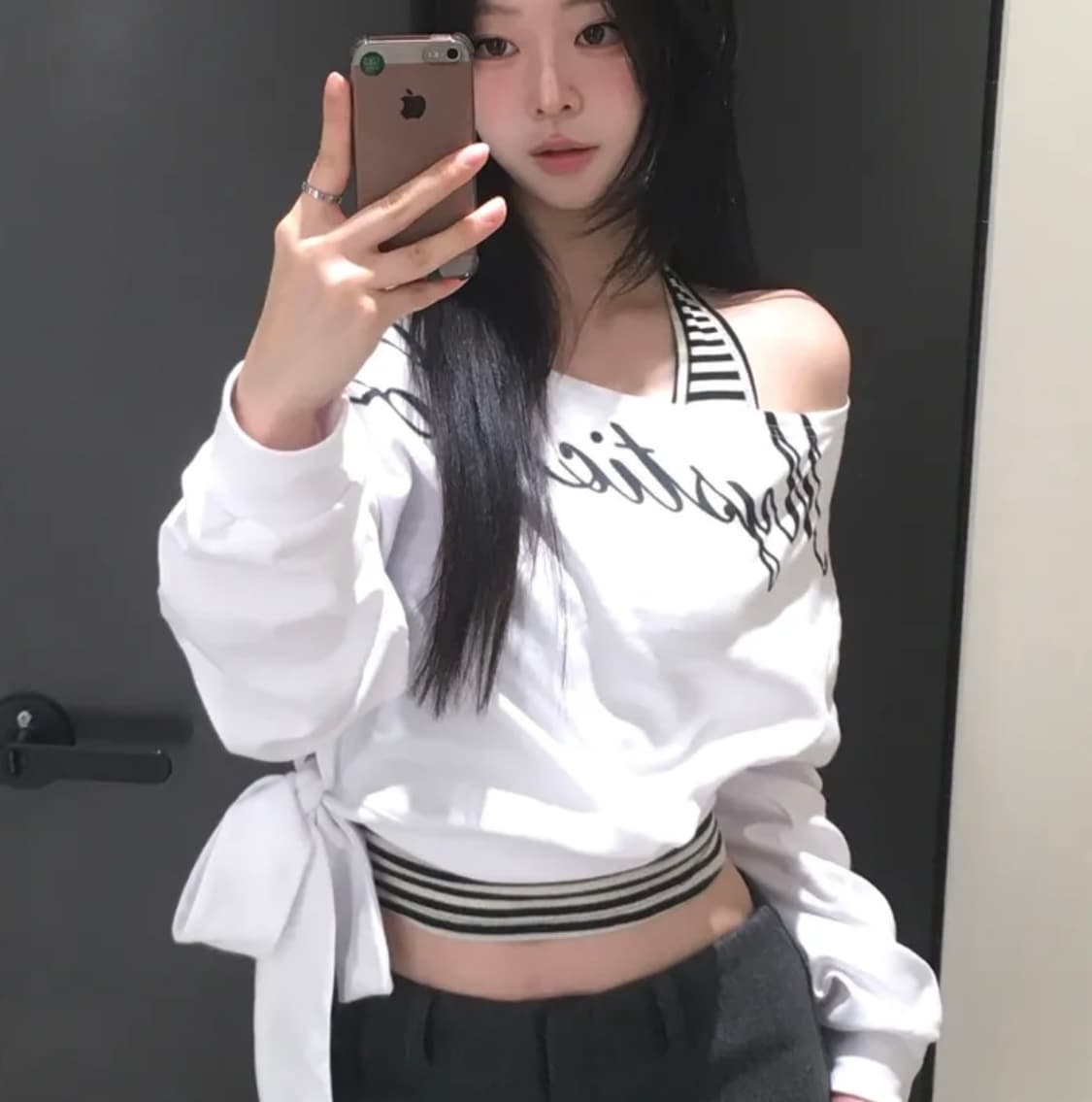 레터링 오프숄더 맨투맨  상품이미지3