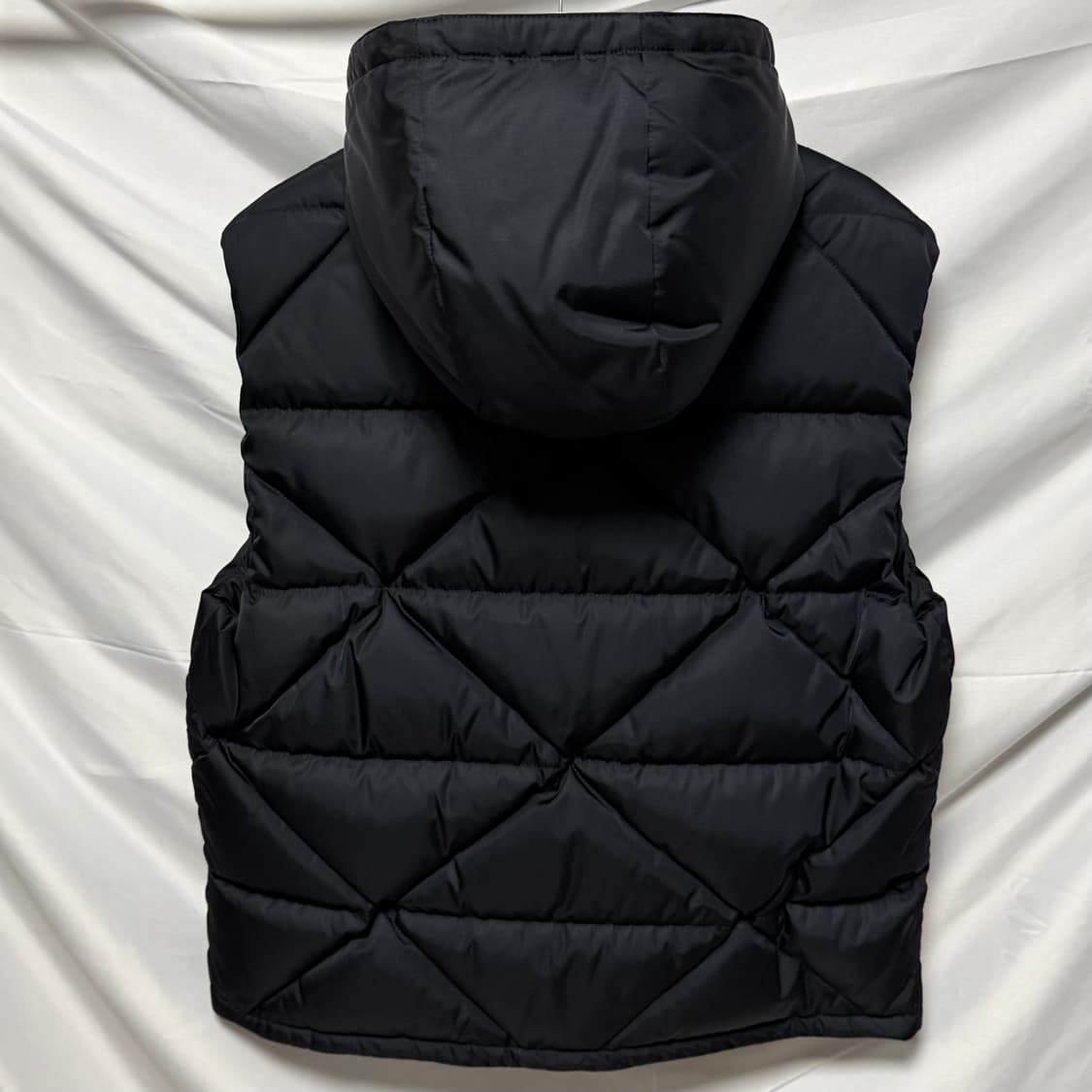 [S급/XL] 프라다 리나일론 다운 후드 패딩 조끼 블랙 상품이미지4