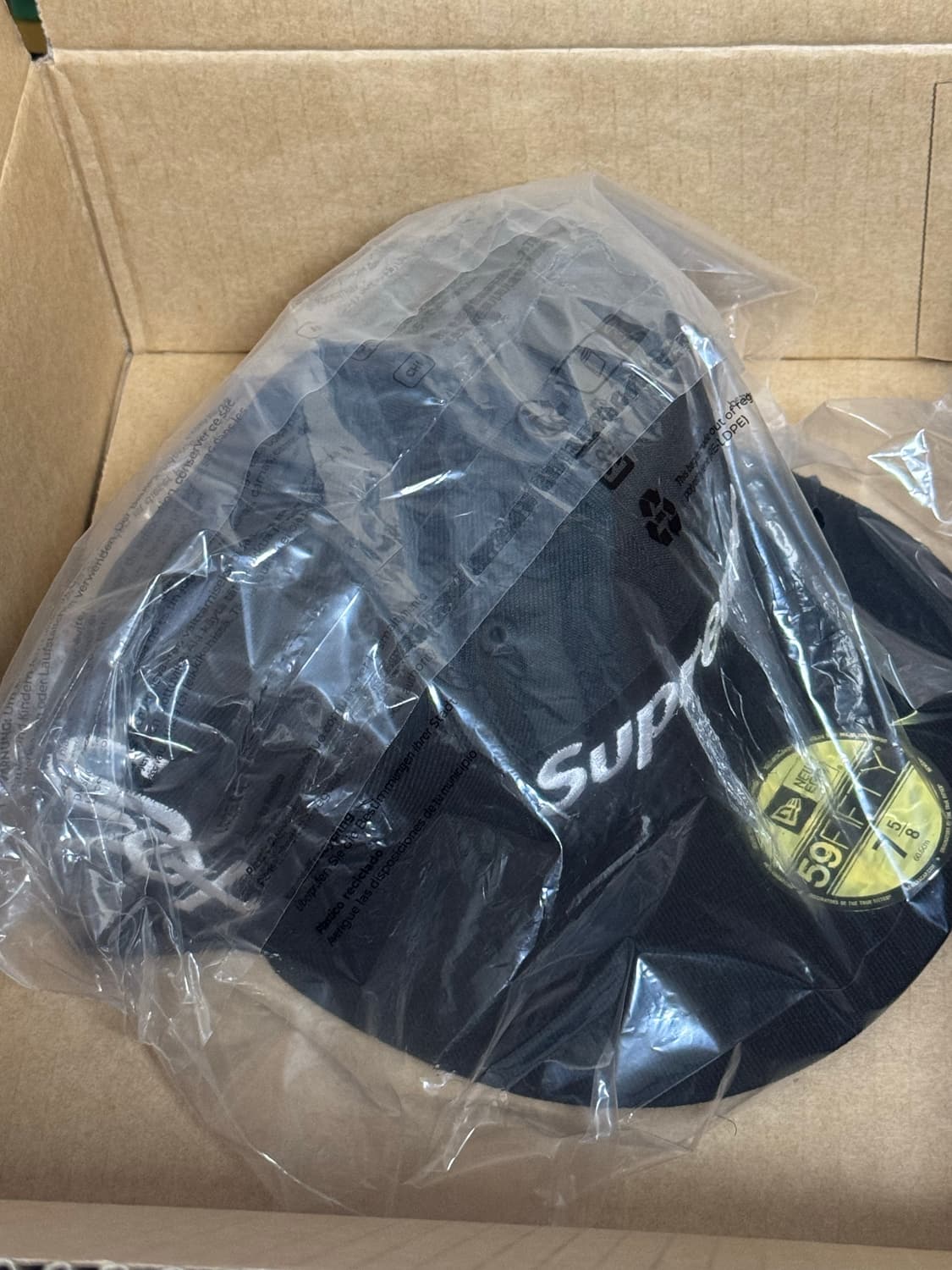 슈프림 x MLB 팀 박스로고 뉴에라 블랙 시카고 - 25fw 상품이미지3