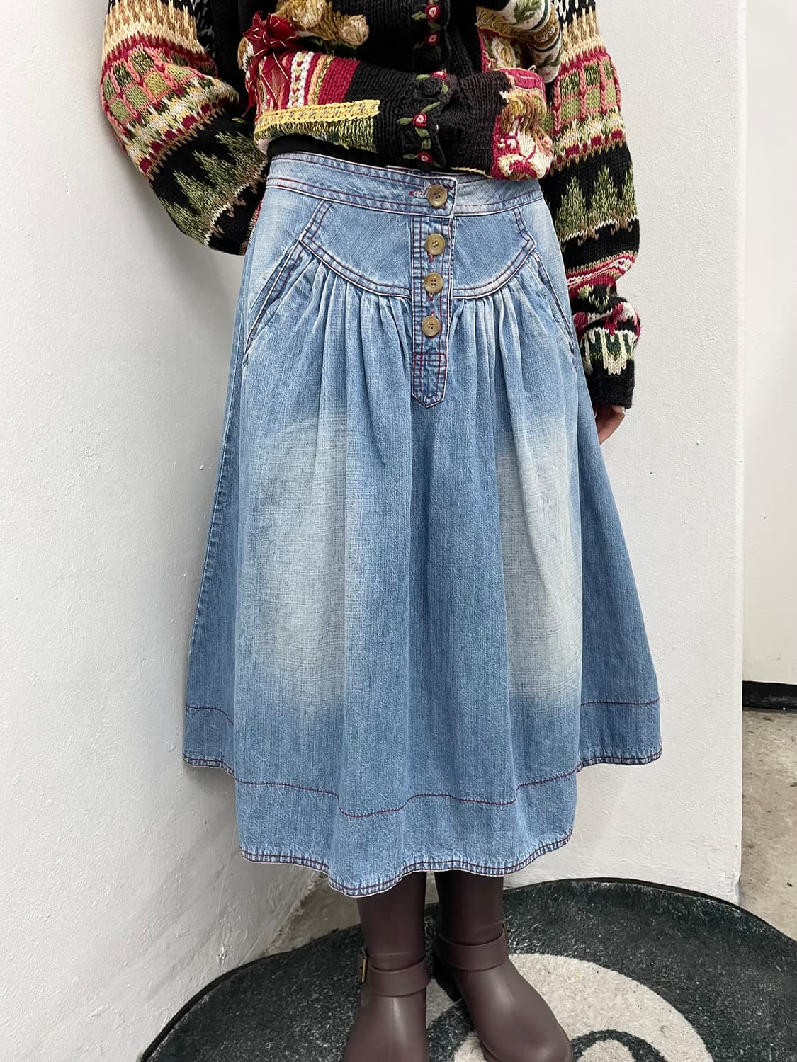워싱 버튼 셔링 데님 스커트 상품이미지1