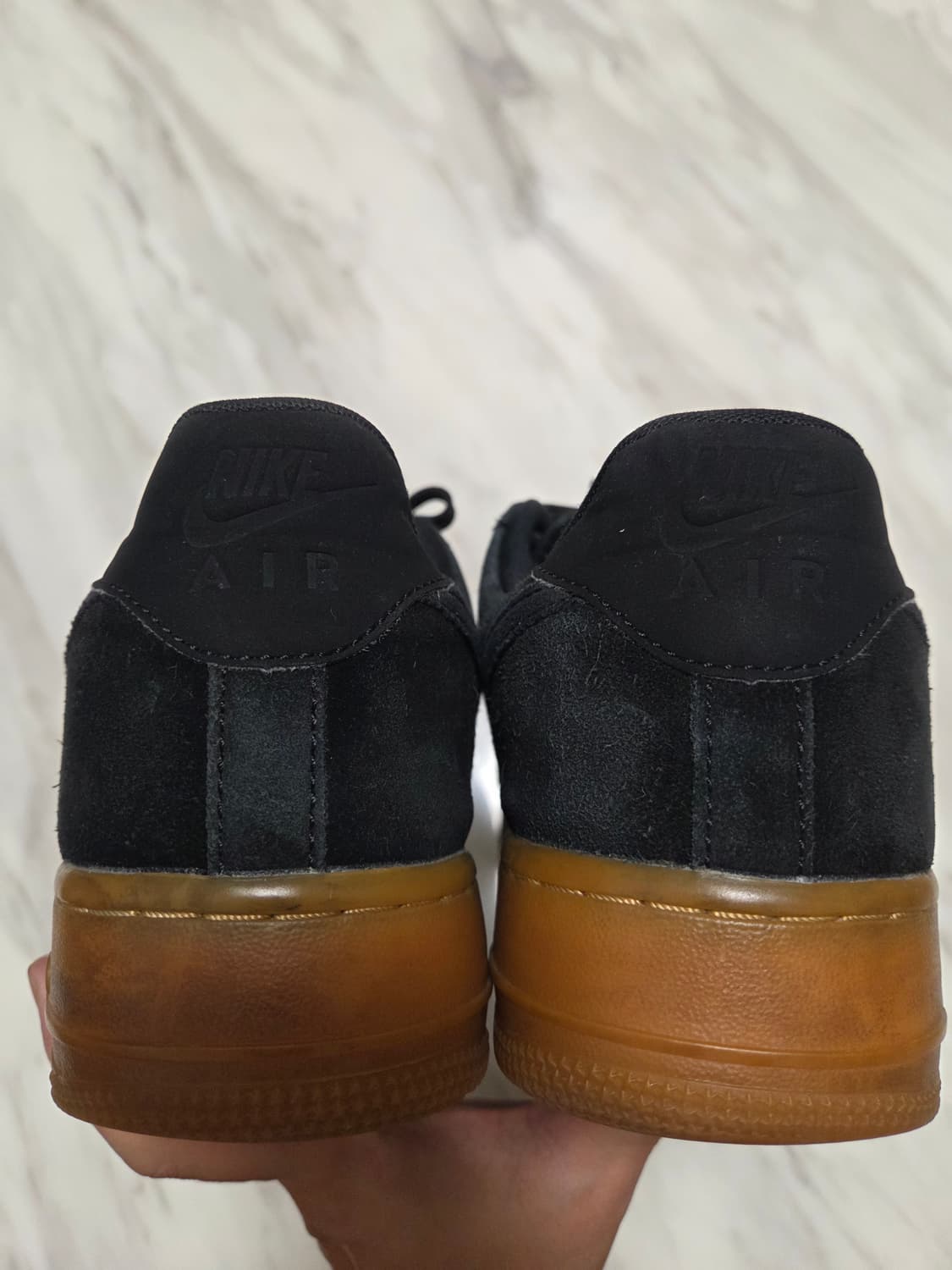 나이키 에어포스1 '07 블랙 스웨이드 스니커즈 상품이미지7