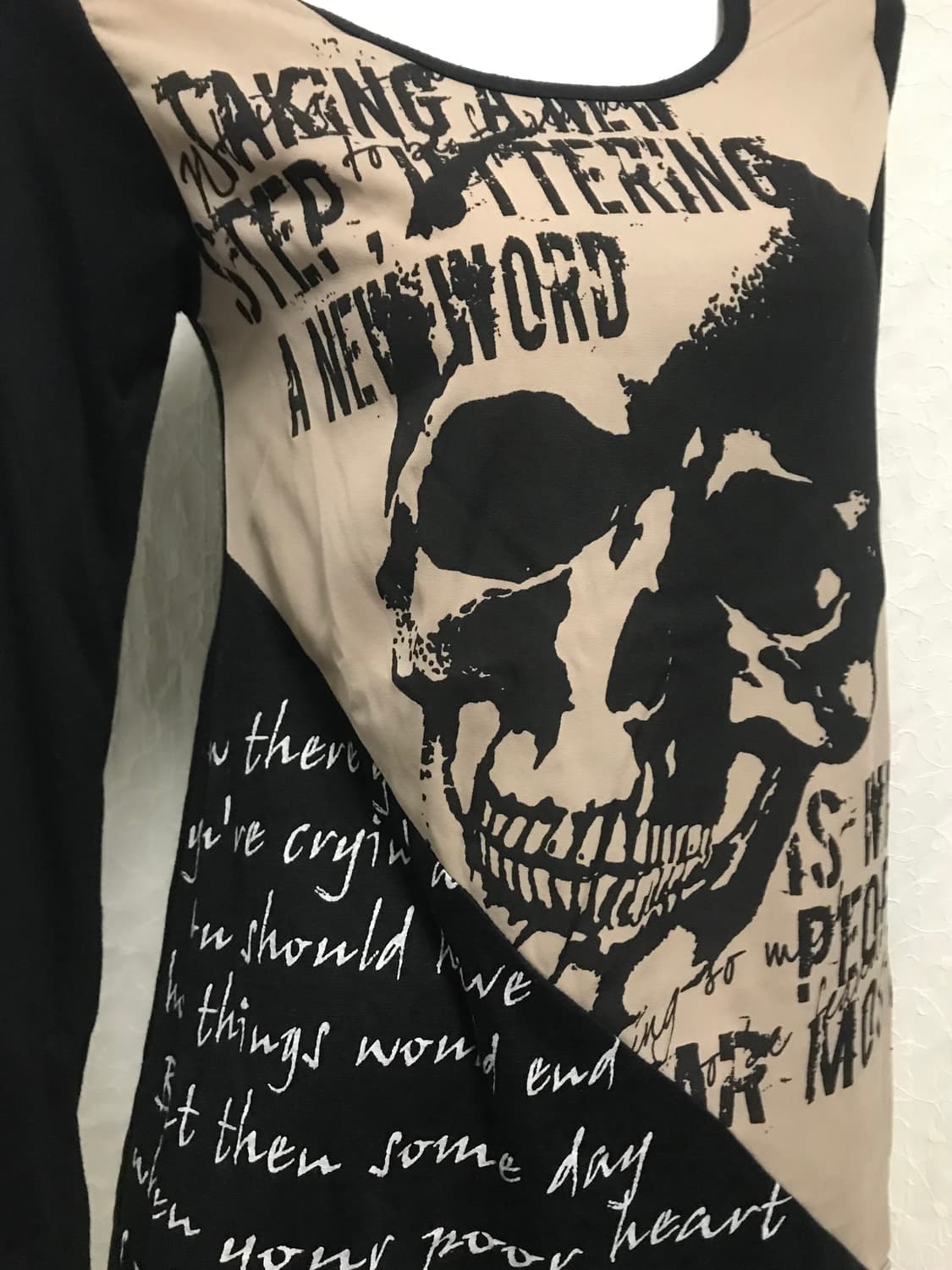 빈티지 펑크 해골 레터링 배색 롱슬리브 탑 상품이미지3