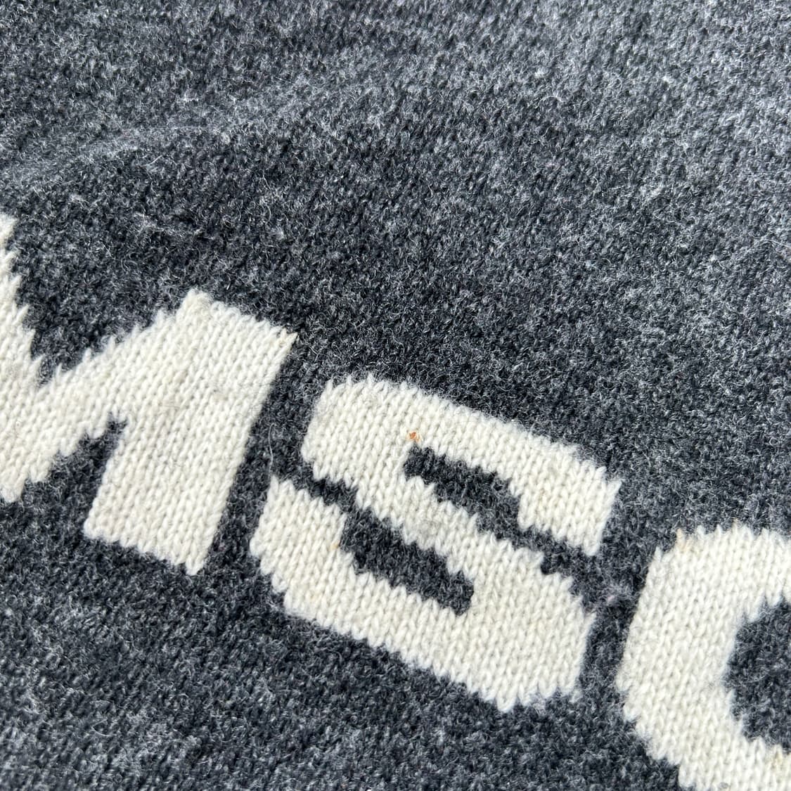 미스치프 차콜 캐시미어 니트 상품이미지6