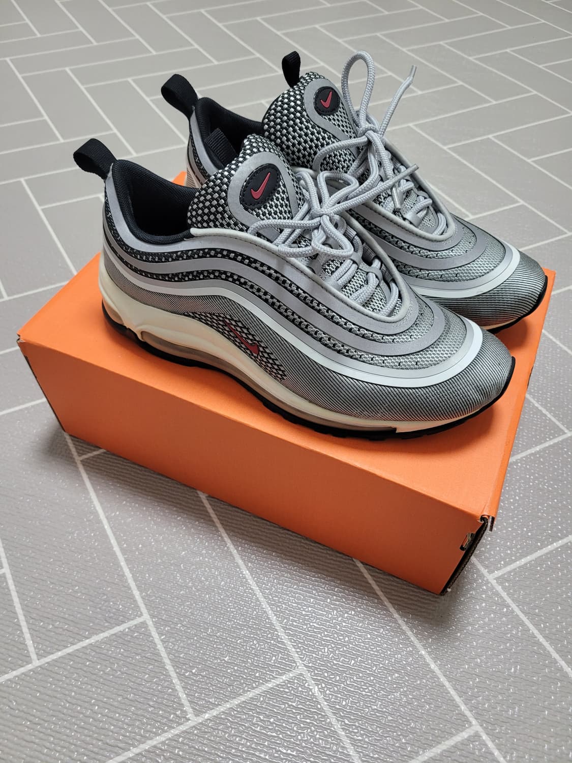 나이키 에어맥스 97 울트라17 실버불렛 245 상품이미지1