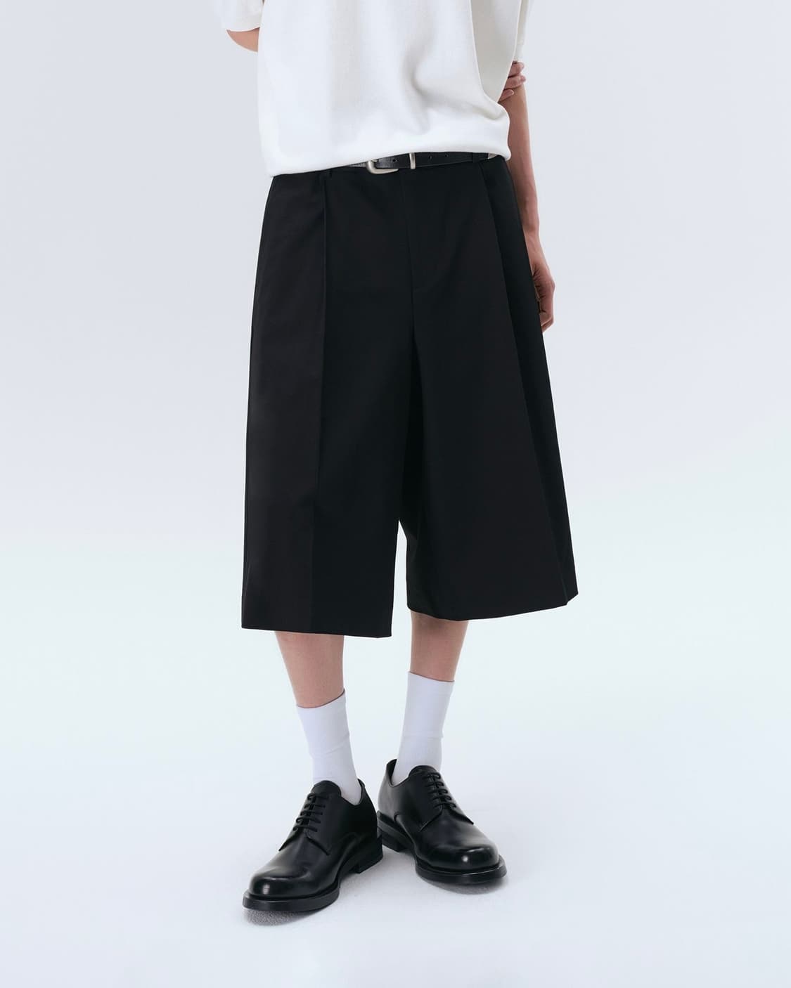 무신사 스탠다드 무탠다드 원턱 슬랙스 버뮤다 반바지 쇼츠 30 밴딩 블랙 상품이미지2