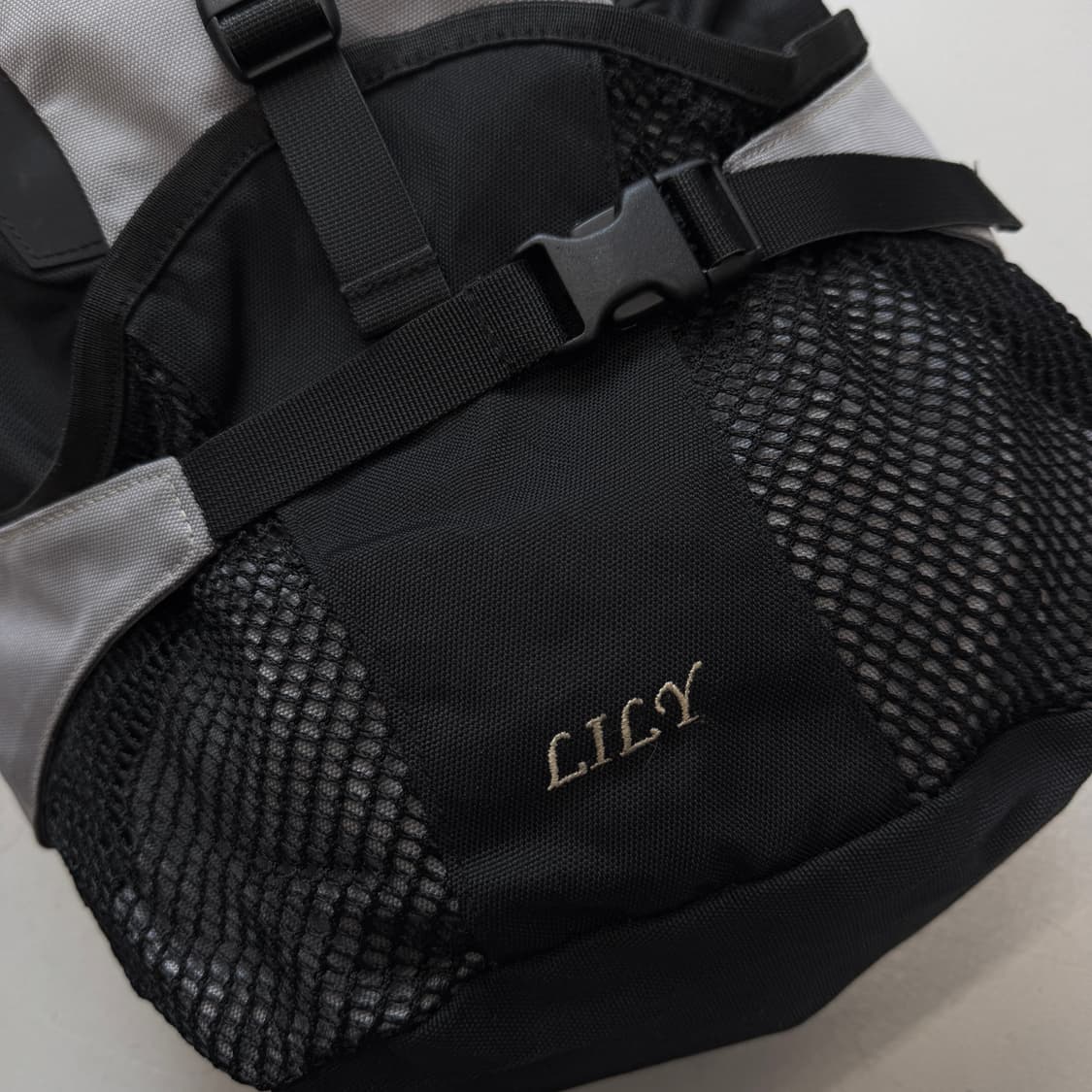 노스페이스 고프코어 LILY 그레이 테크니컬 백팩 상품이미지5