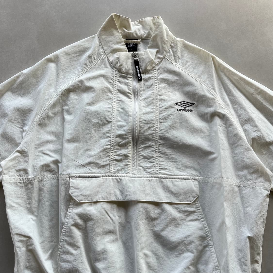 [M]엄브로 빅로고 우븐 아노락 바람막이 상품이미지3