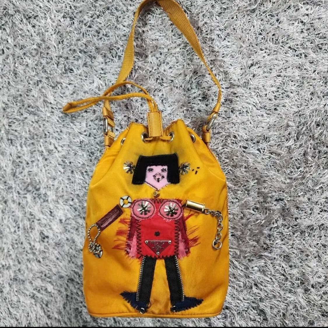 프라다 버킷 토트백 상품이미지1