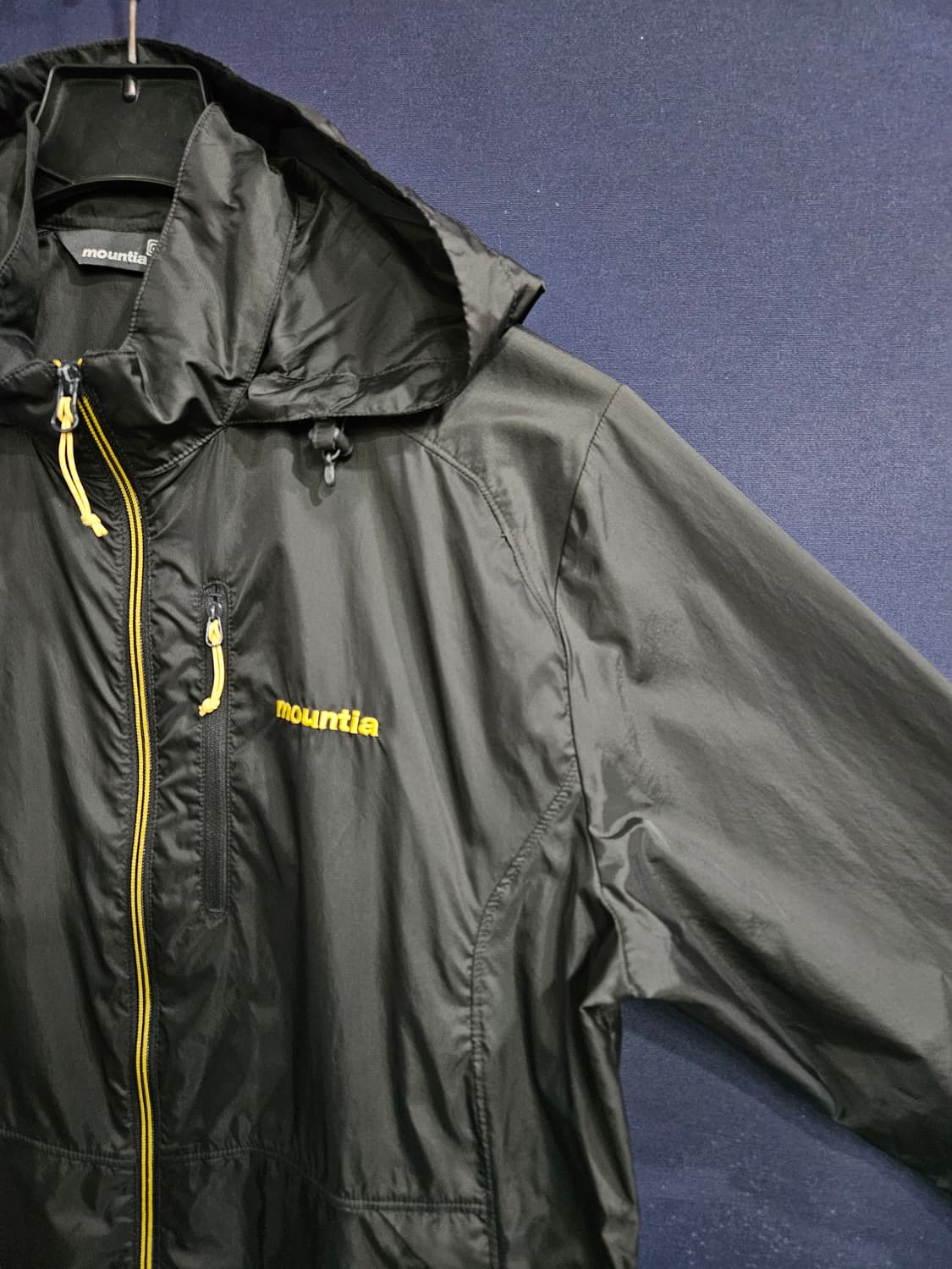 마운티아 블랙차콜 남성 105 홑겹 등산복 바람막이 자켓  상품이미지4