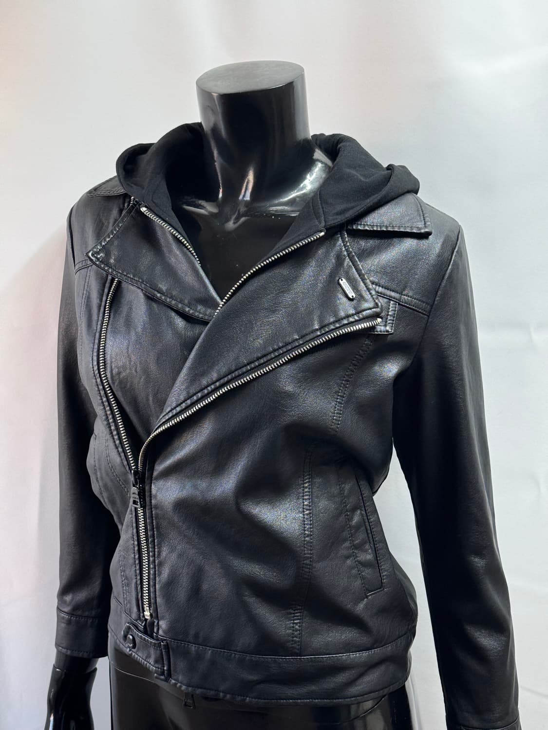 guess / 게스 탈부착 후드 에코 레더 자켓 상품이미지2