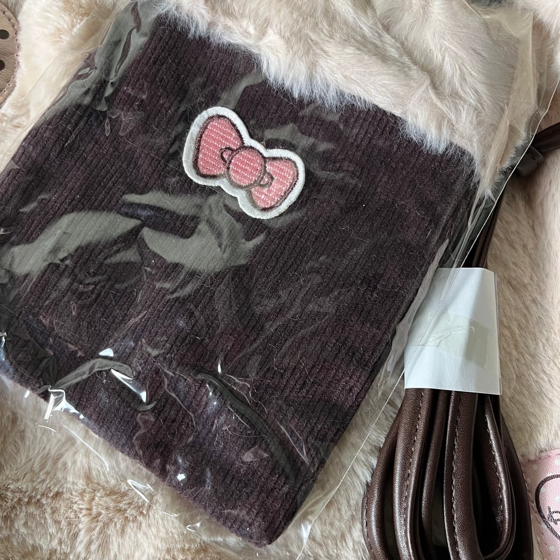 [Hello Kitty] 헬로키티 퍼 토트백 풀구성 (새상품) 상품이미지2