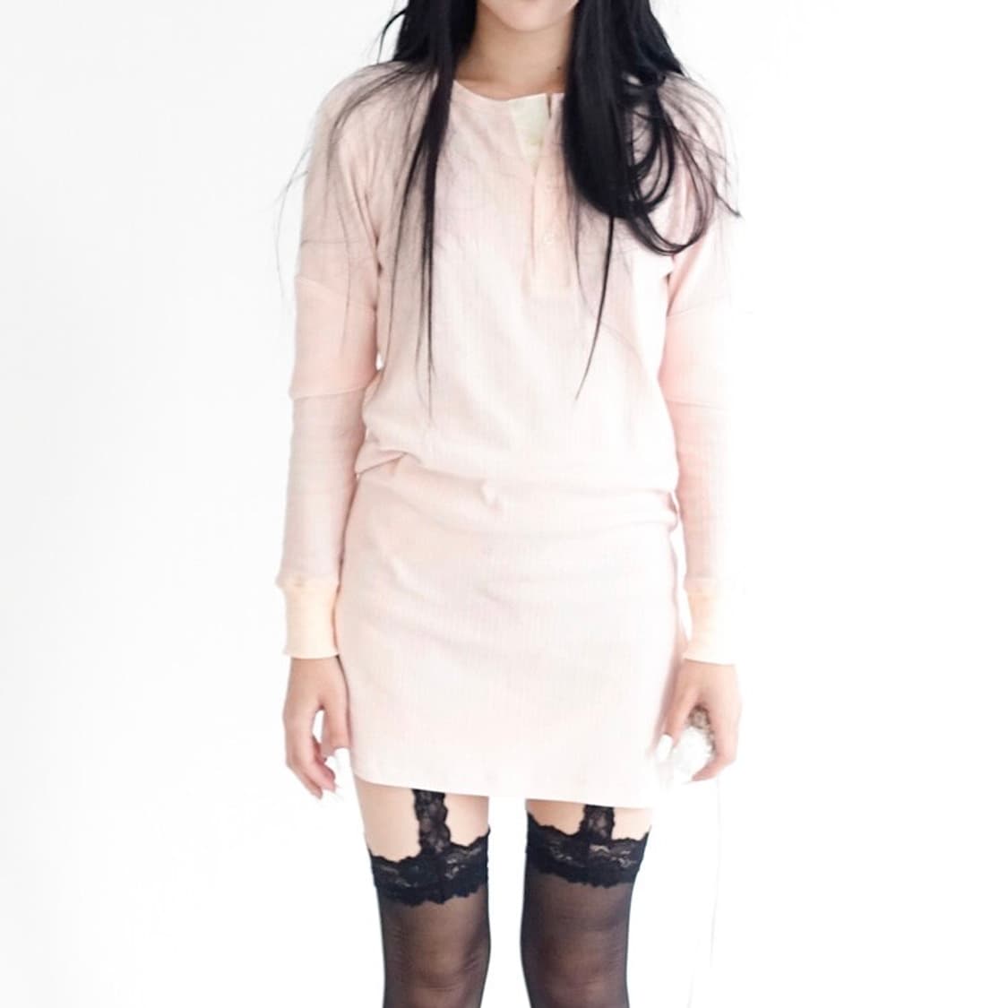 샵페어리 eyelet padded hug top 상품이미지1