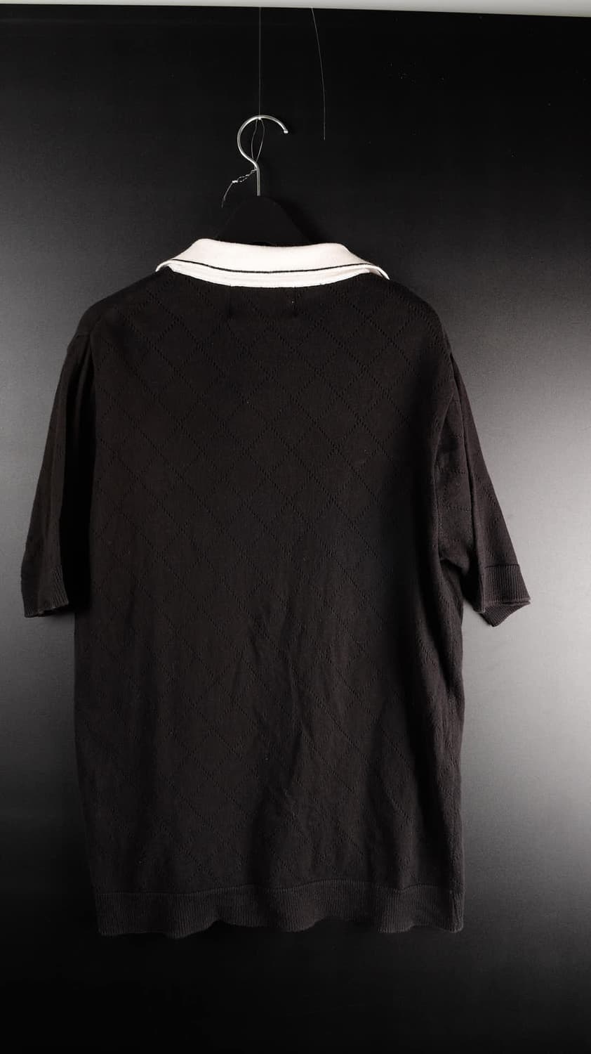 칼라거펠트 버튼 블래 화이트 카라반팔 니트 상품이미지3