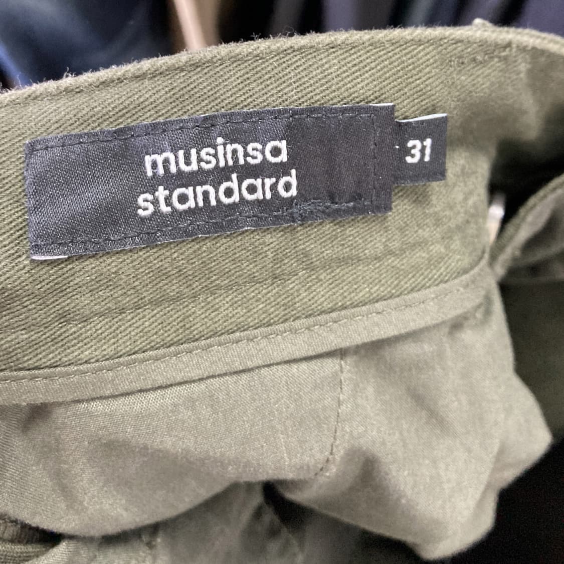 무신사 남 원턱 면바지 카키 31 상품이미지4