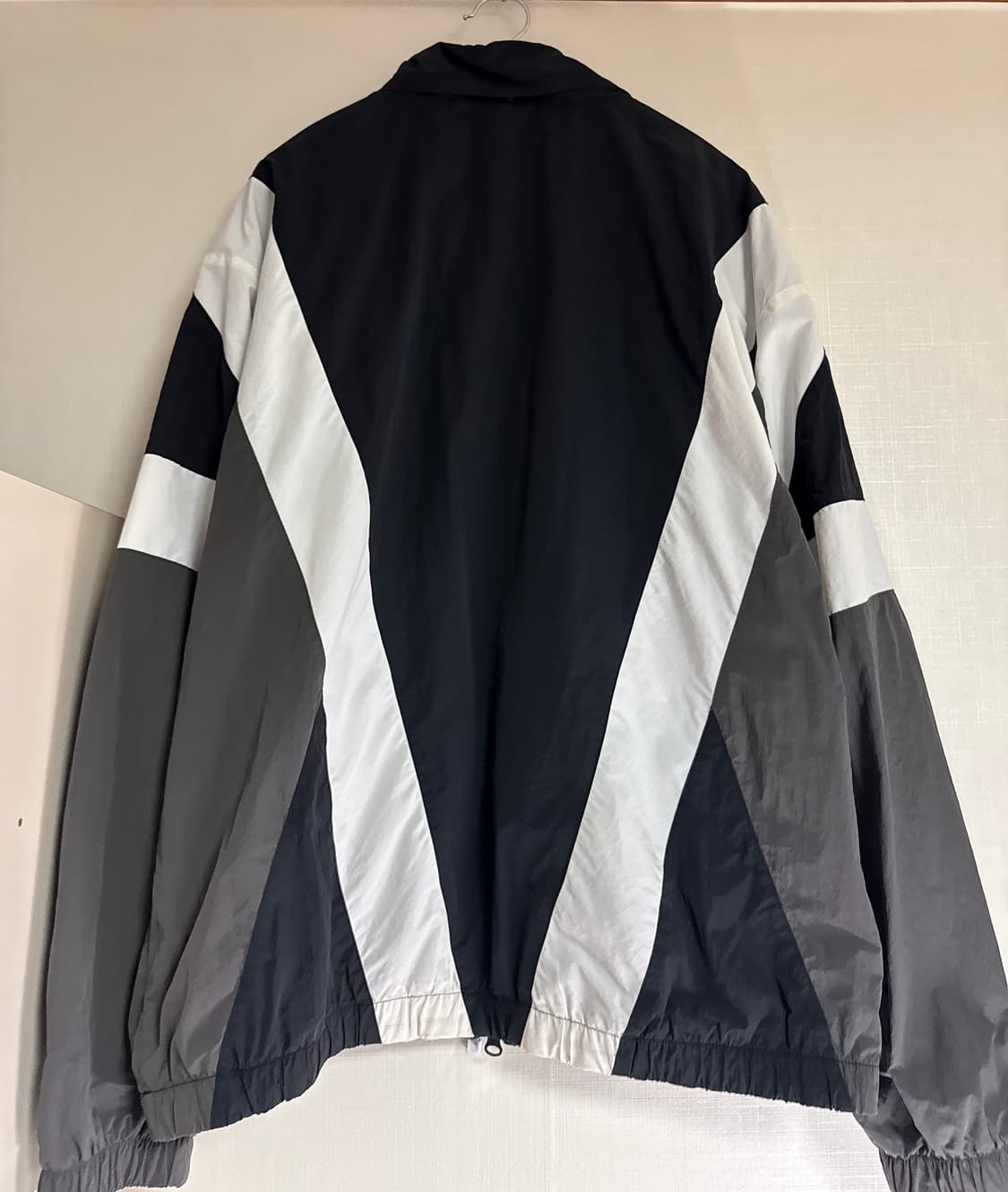 뉴발란스 오프코트 스포츠 컬러블록 바람막이 자켓 블랙 105(XL) 상품이미지3