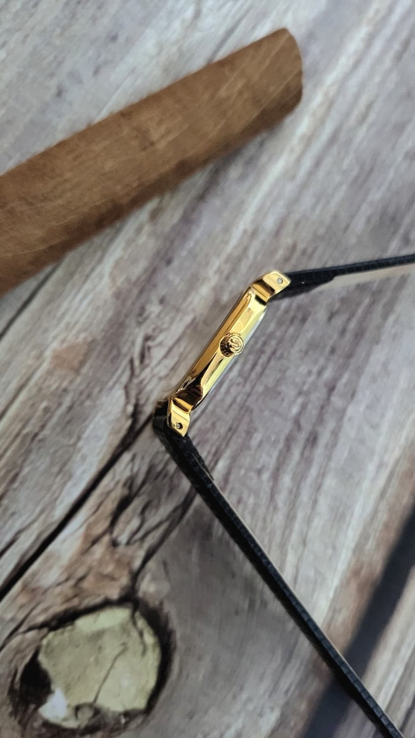 [특가상품]정품 유니버셜 제네브 스몰 세컨즈 클래식 드레스 쿼츠 시계 상품이미지9