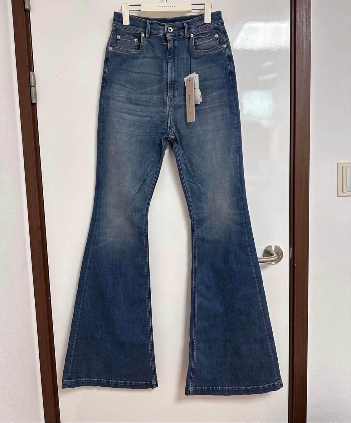 25SS 릭오웬스 다크쉐도우 워시드 인디고 데님 볼란 부츠컷 상품이미지6