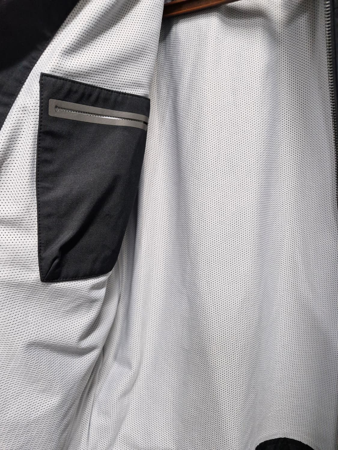 105XL 뉴발란스 스포츠 코치 자켓. 상품이미지9