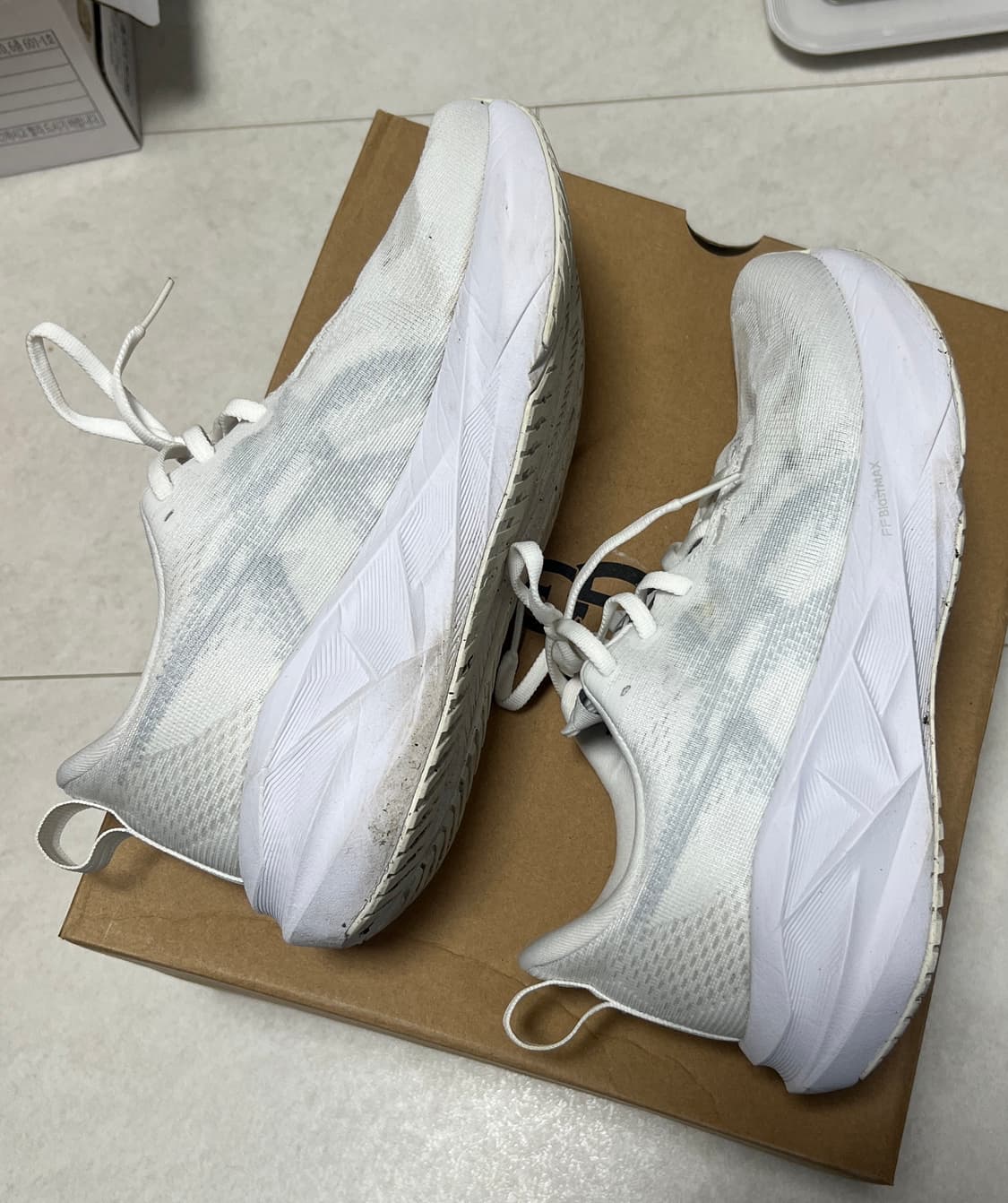 아식스 노바블라스트5 우먼 스탠다드 255 상품이미지6