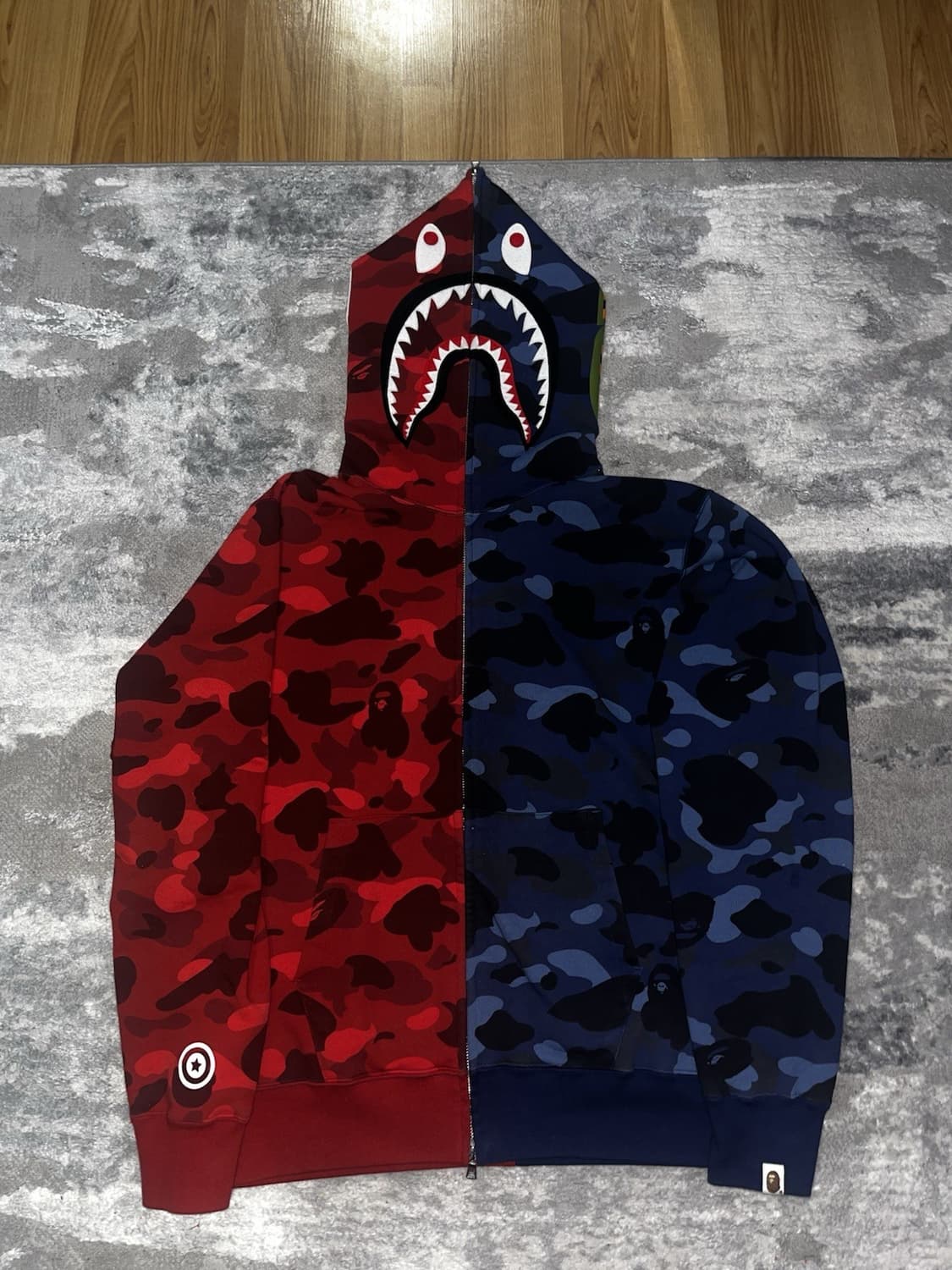 베이프 샤크 카모 후드집업 빨파 상품이미지1