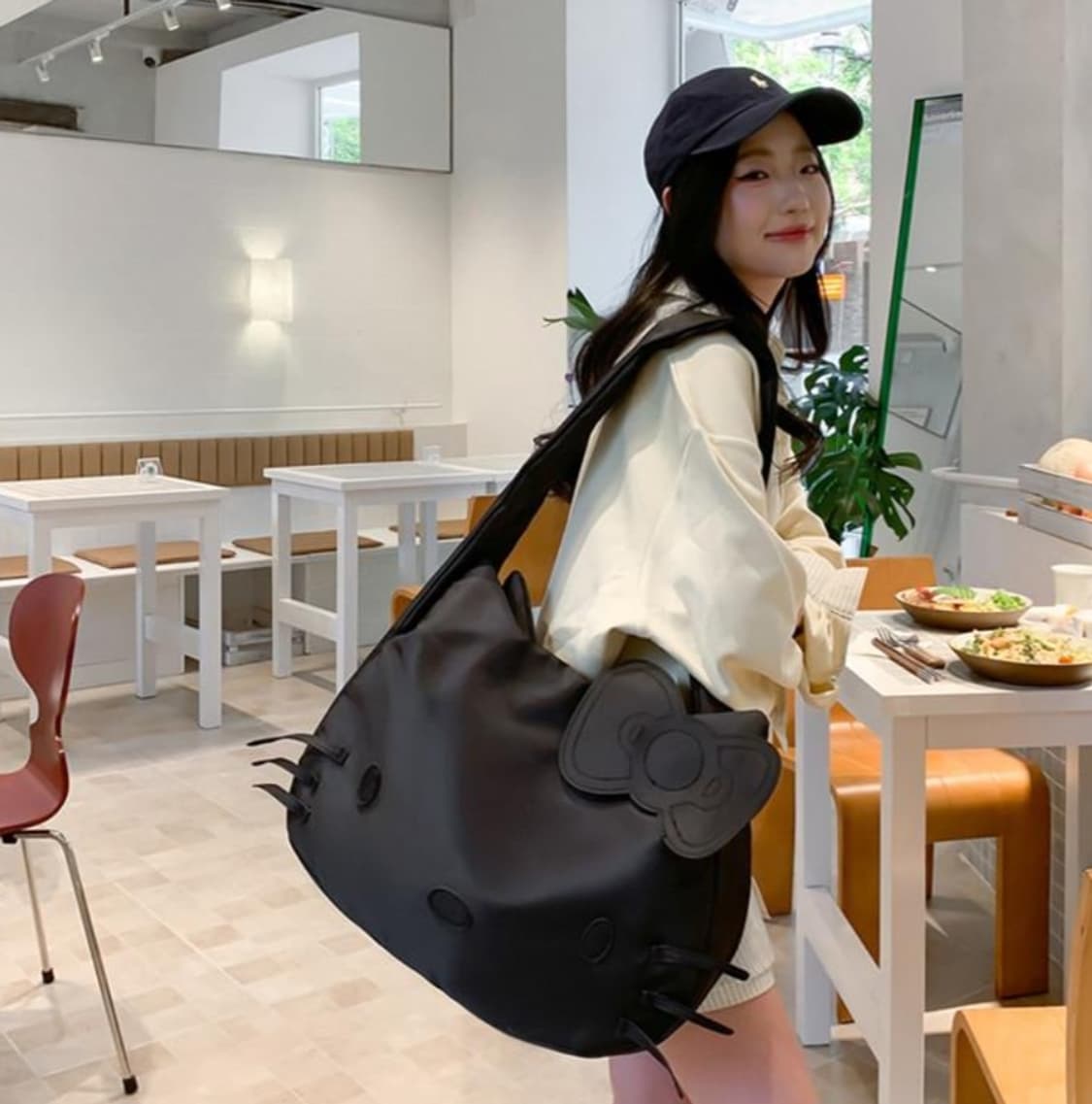 [새상품] 키티 블랙 검정 빅백 크로스백 숄더백 가방 상품이미지2