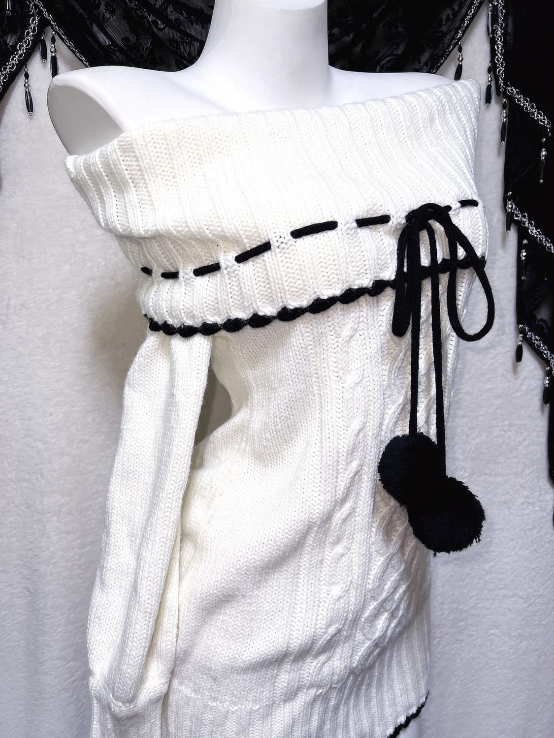 핑크믹스 로맨틱갸루 로걀 히메 화이트 니트 폼폼 오프숄더원피스 달천 핀터 상품이미지3