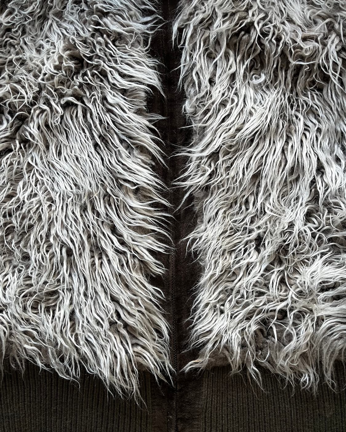 WEARS Inc. High Neck Shaggy Fur Vest 상품이미지5