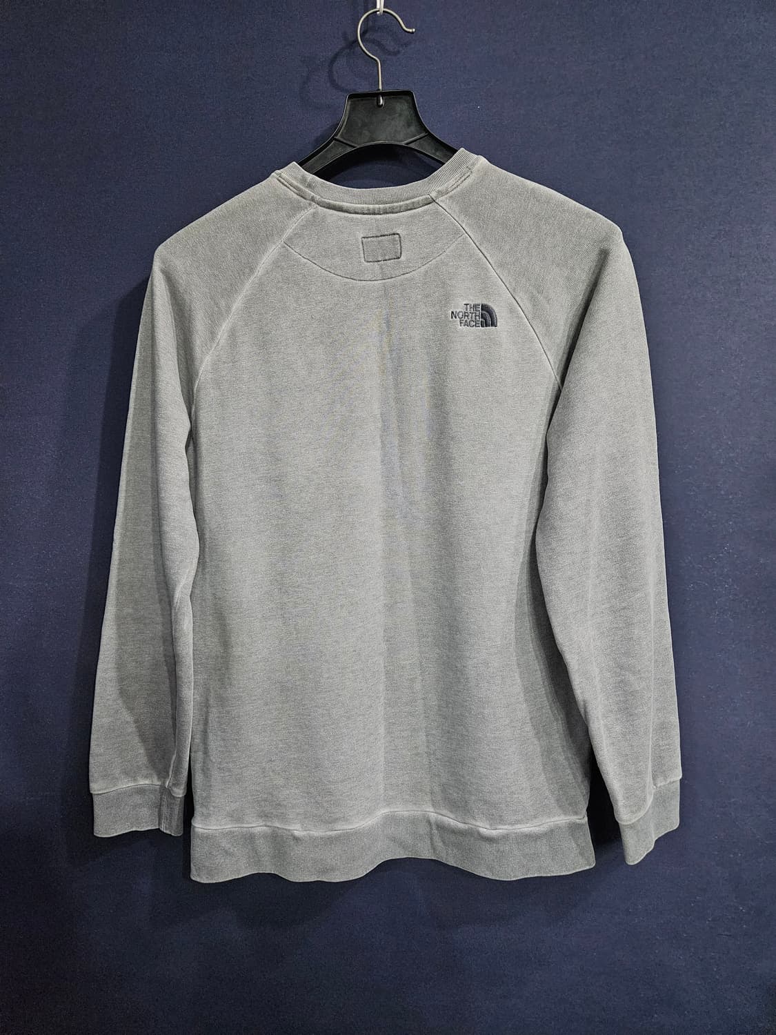 노스페이스 그레이컬러 남성 105 맨투맨  상품이미지2