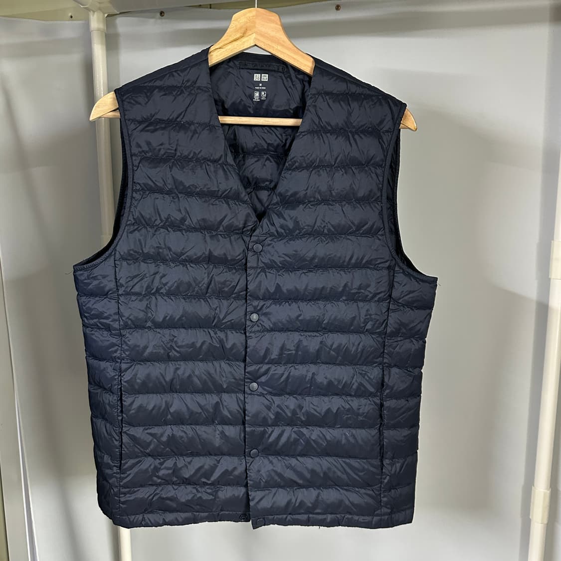 유니클로 경량 패딩 조끼 상품이미지1