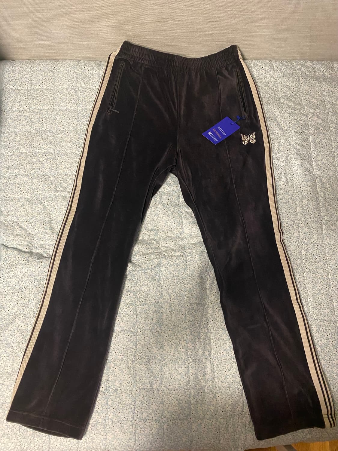 니들스 벨루어 트랙팬츠 내로우 브라운 상품이미지1