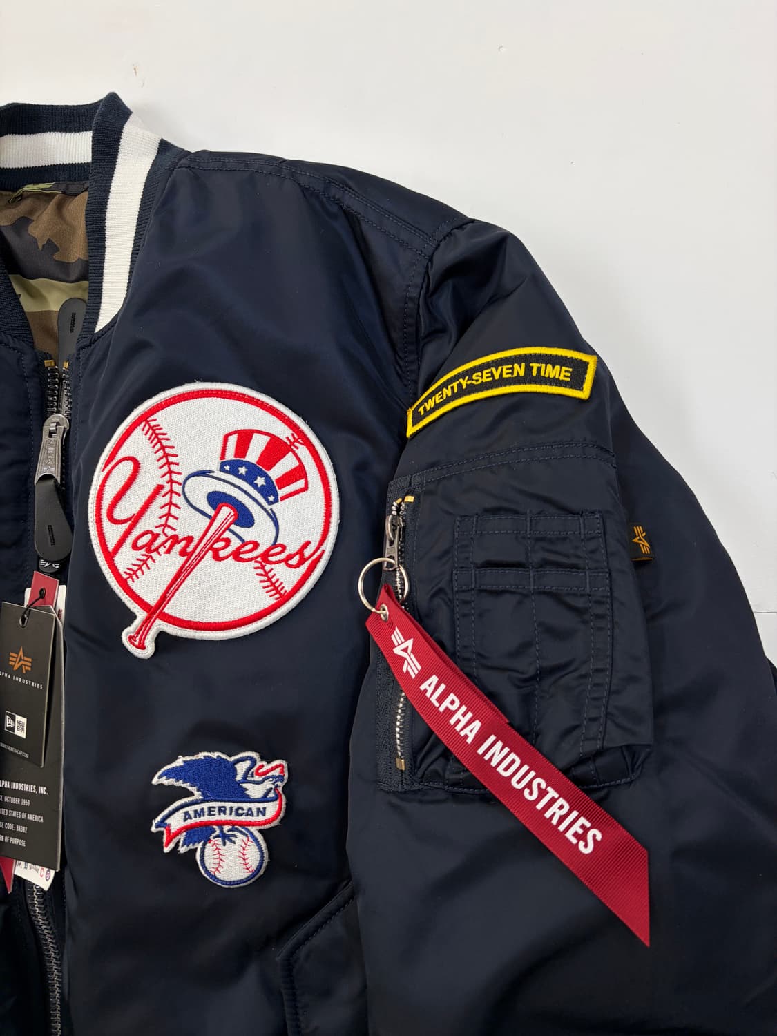 알파인더스트리×뉴에라 뉴욕 양키스 리버서블 MA-1 패딩 자켓 상품이미지3