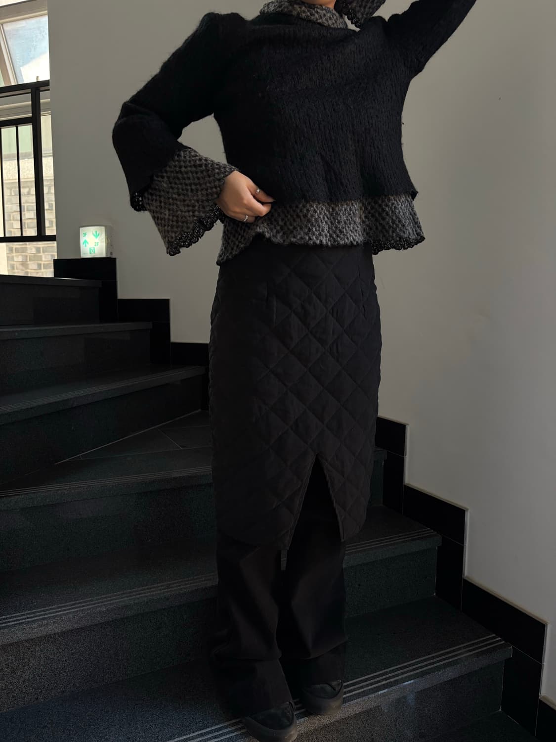 블랙 퀄팅 패딩 미디스커트 상품이미지2