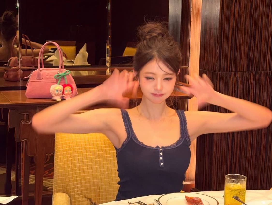 브랜디멜빌 네이비 레이스 슬리브리스  상품이미지1