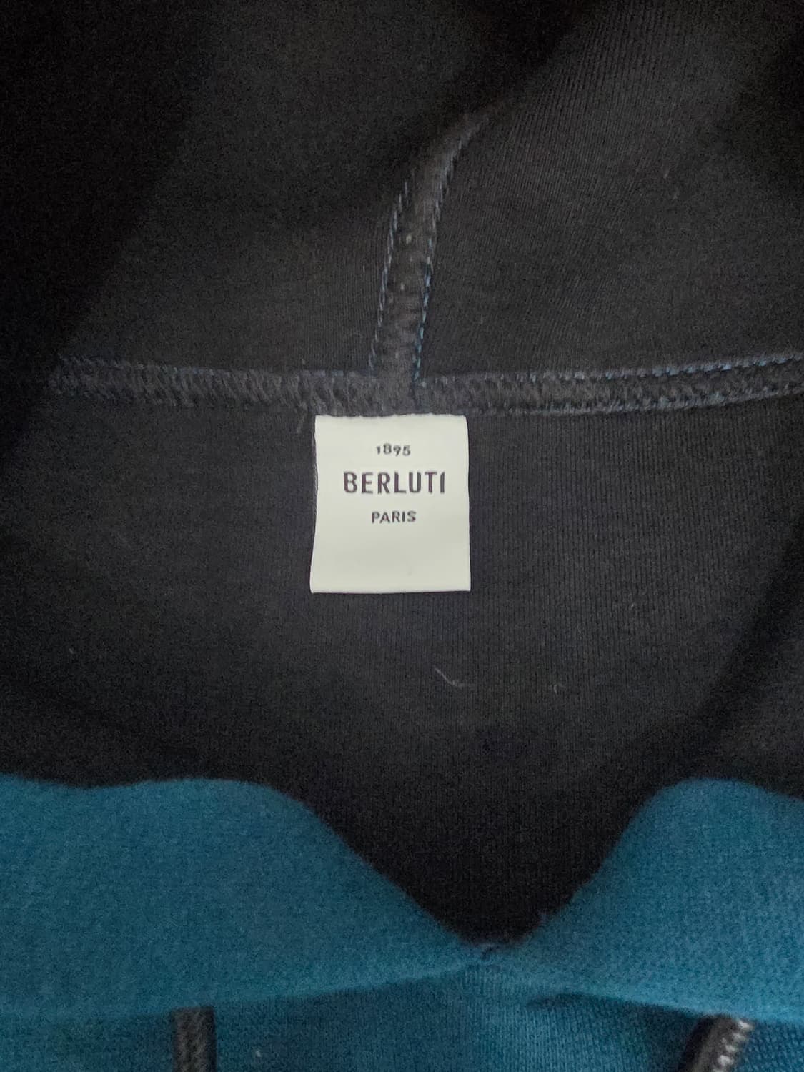 벨루티 레더 스트립 후드 티셔츠 국내매장판 상품이미지4