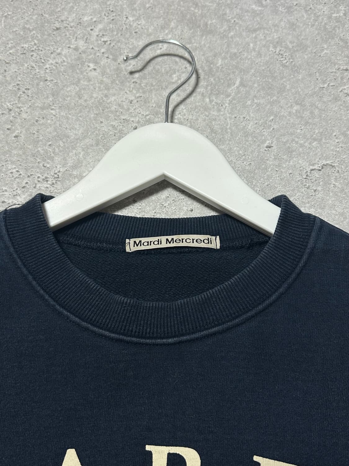 마르디 메크르디 빅로고 네이비 맨투맨 상품이미지3