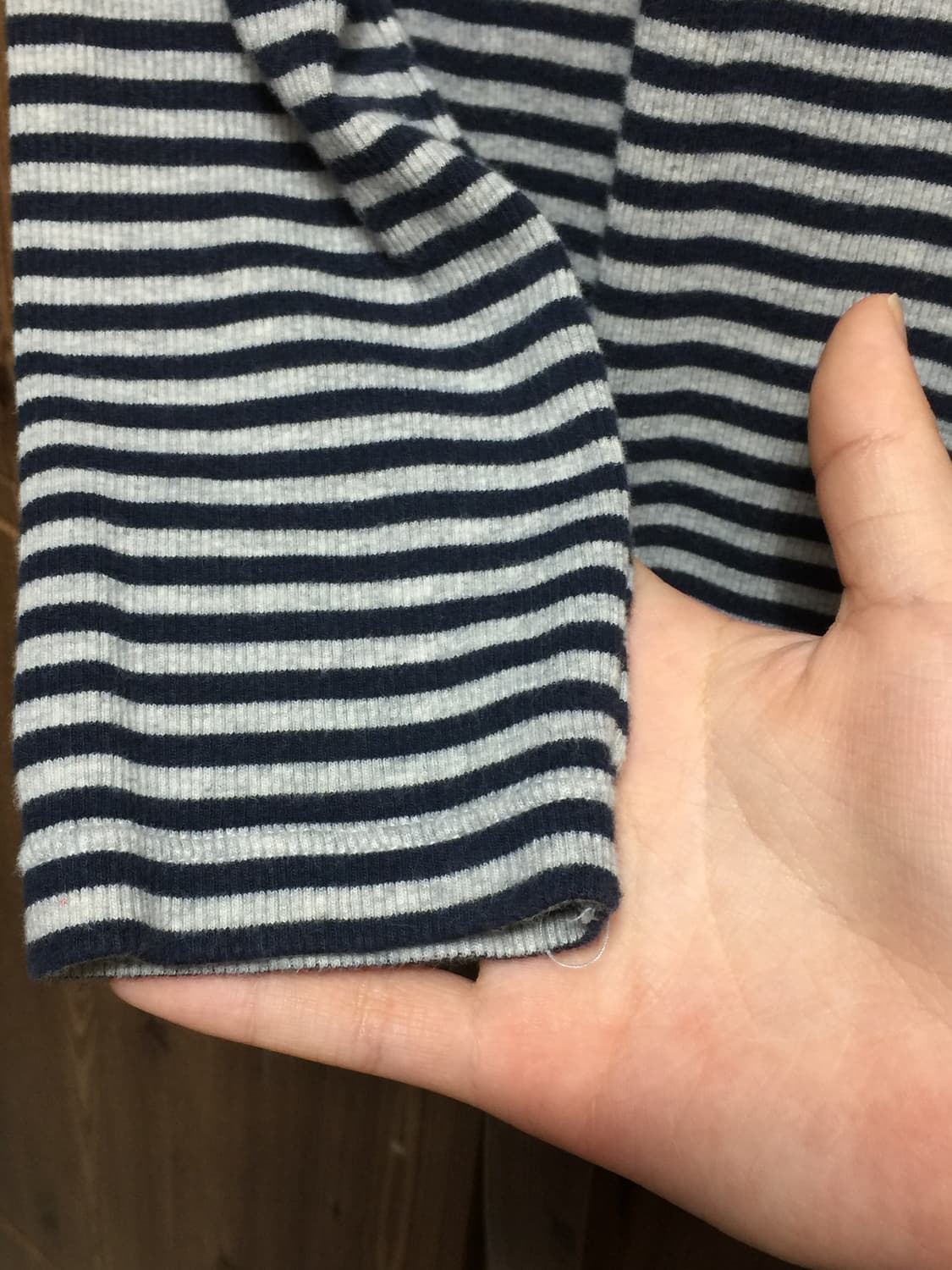 유니클로 줄무늬 긴팔 티셔츠 상품이미지3