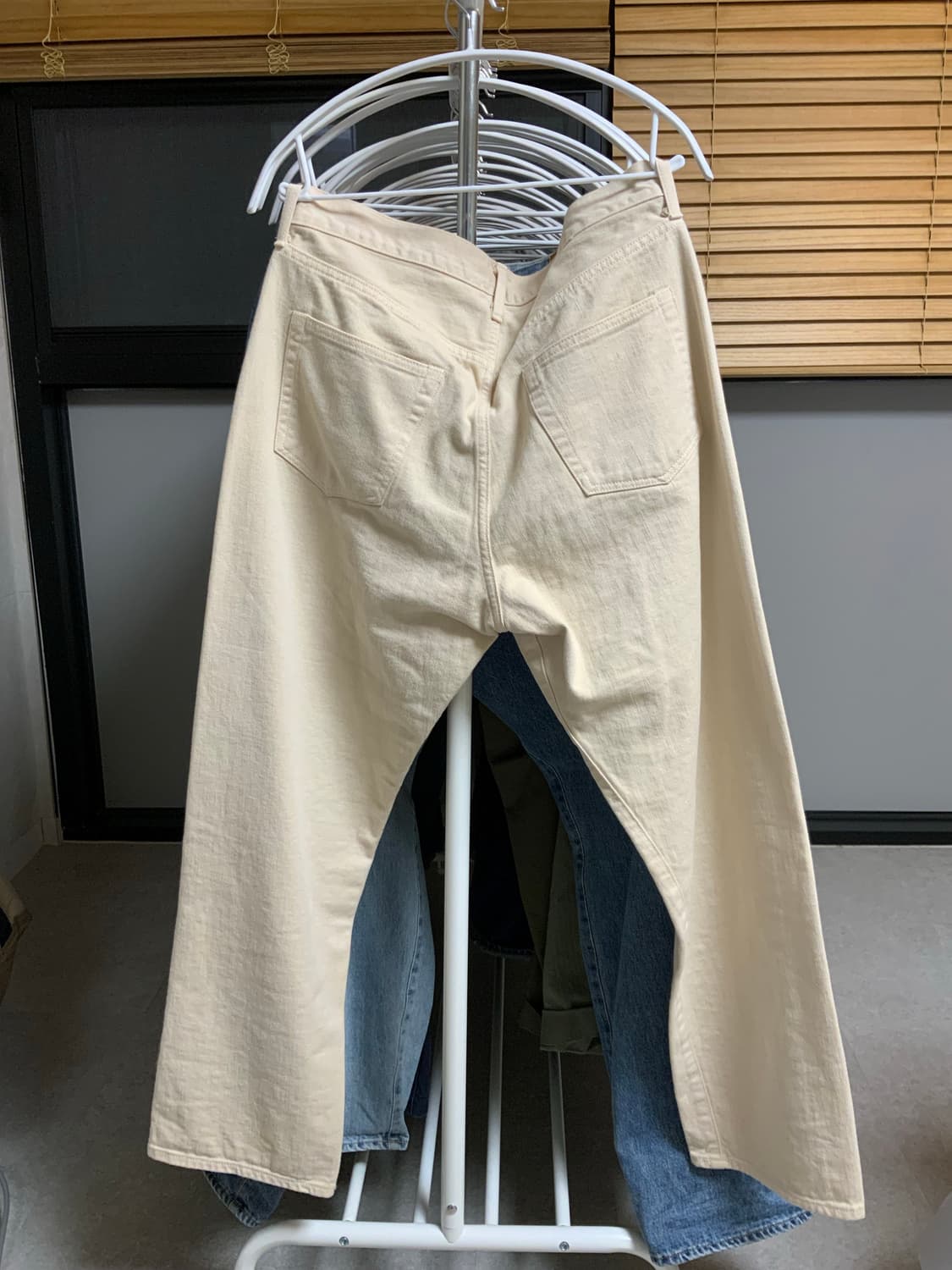 아프레쎄 WASHED DENIM PANTS ECRU (34) 상품이미지2