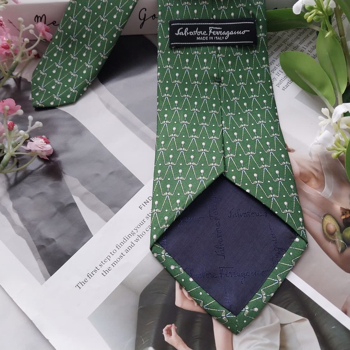 페라가모 실크 그린 골프채 패턴 넥타이 8.6cm A+등급 K1831
 상품이미지6