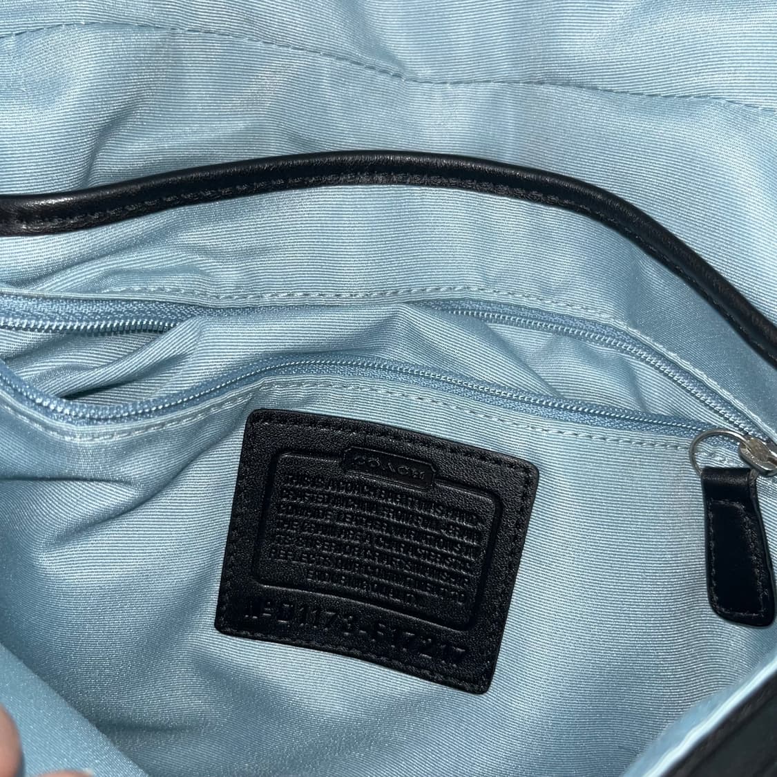 Coach 블랙 숄더백 상품이미지7