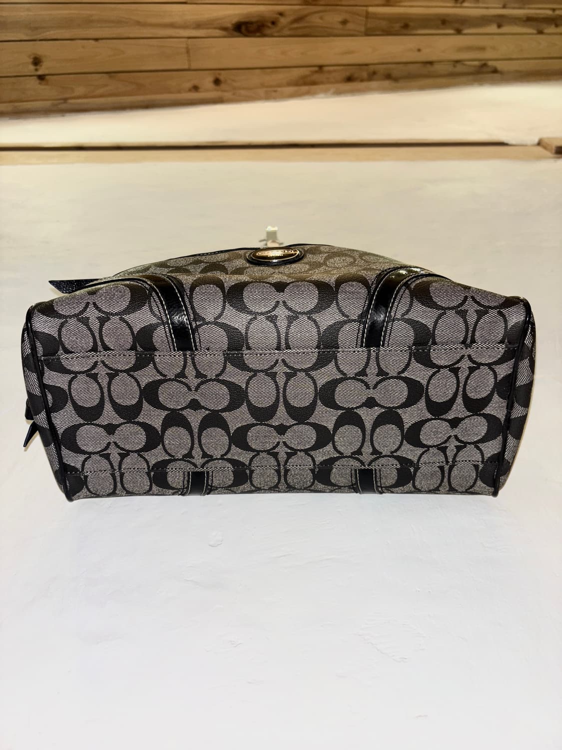 코치 시그니처 블랙 토트백 상품이미지4