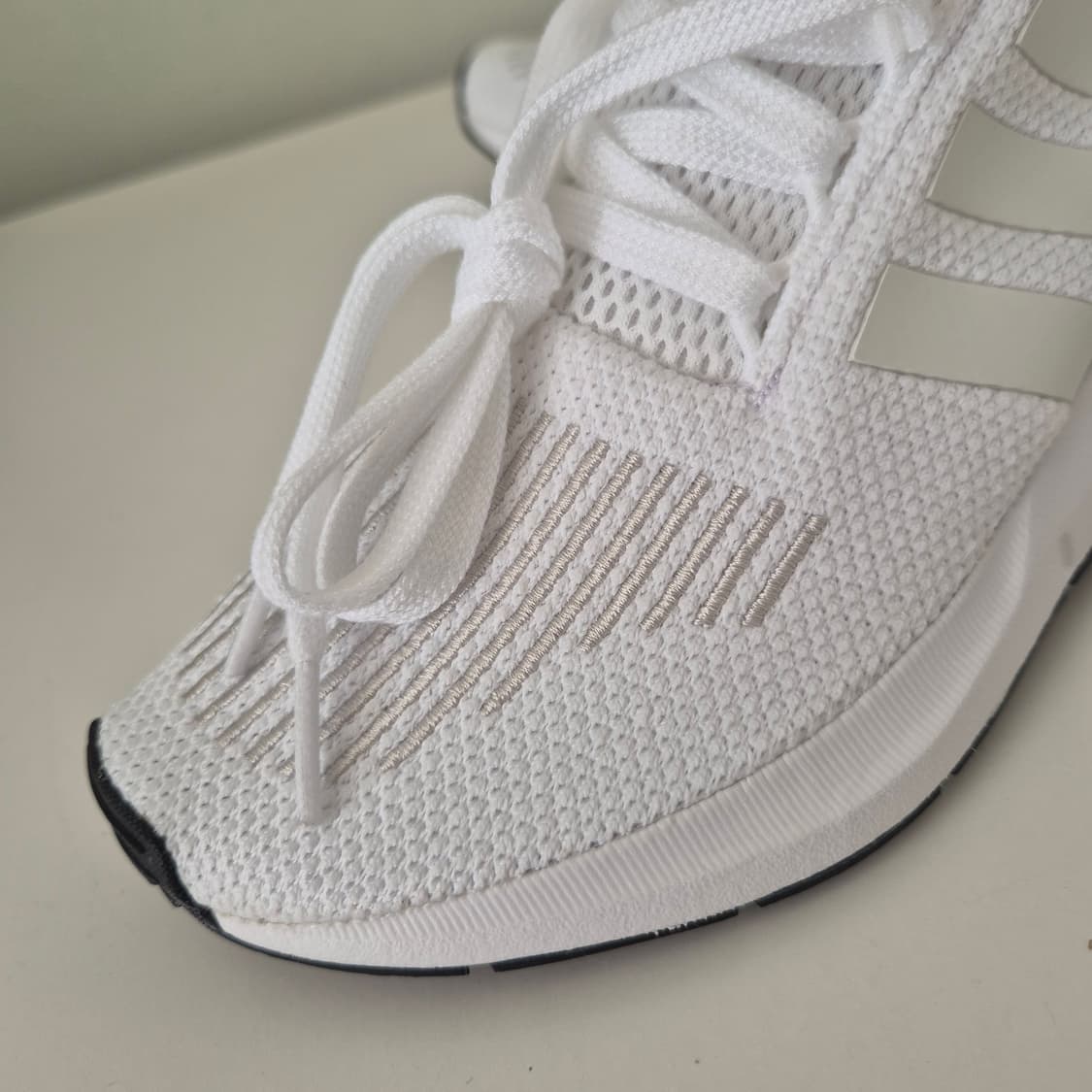 아디다스 스위프트 런 흰색 운동화220 상품이미지4