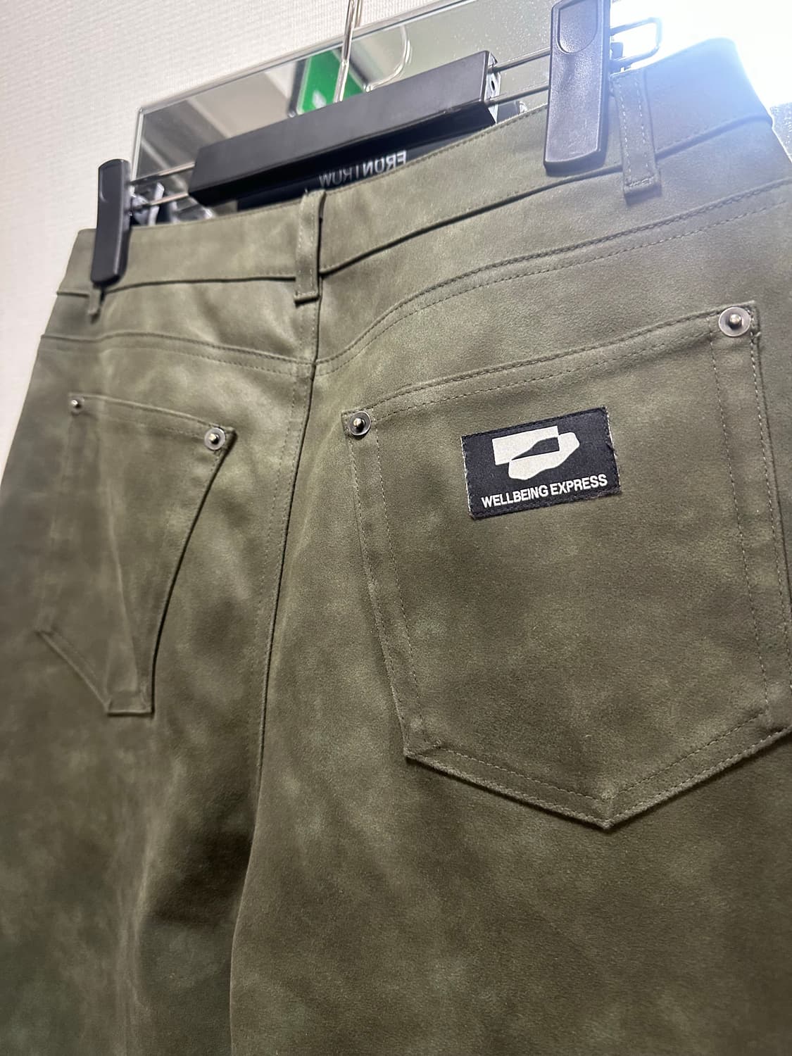 Wellbeing express 비건 레더팬츠 상품이미지5