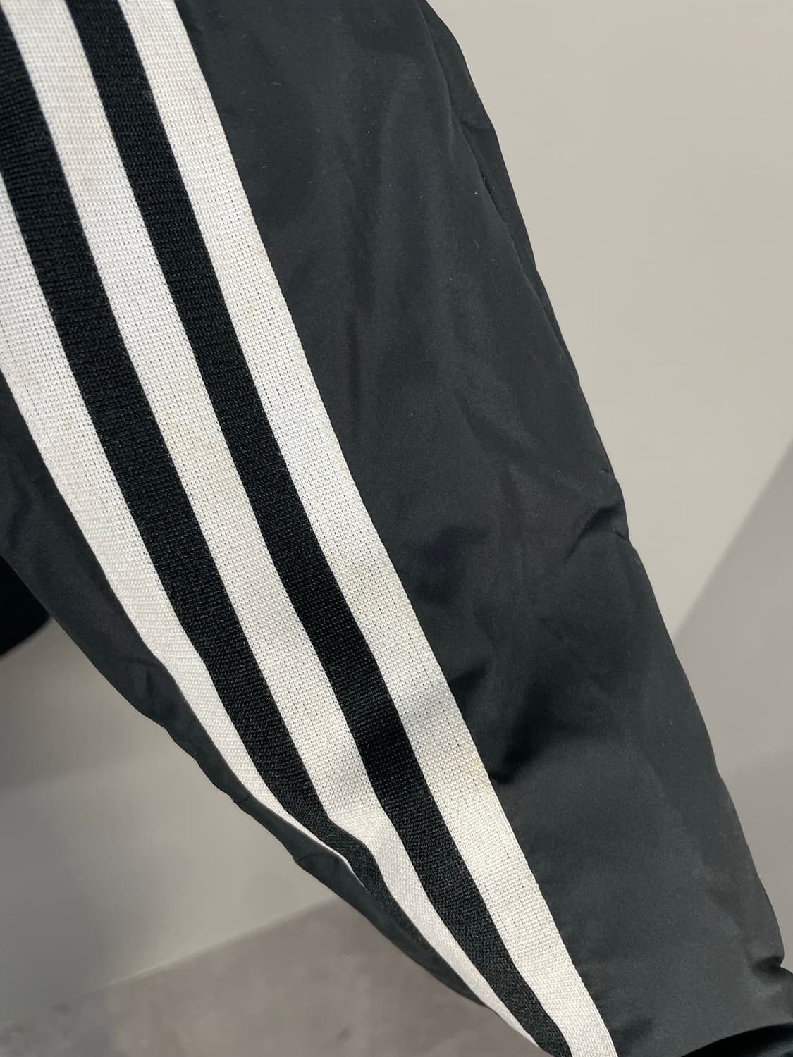 아디다스 3S 블랙 다운 패딩 H1359 상품이미지6