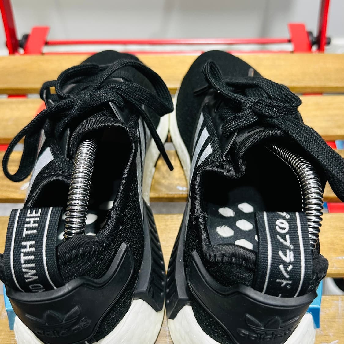 230) 아디다스 운동화 여성 여자 신발 NMD R1 블랙 상품이미지5