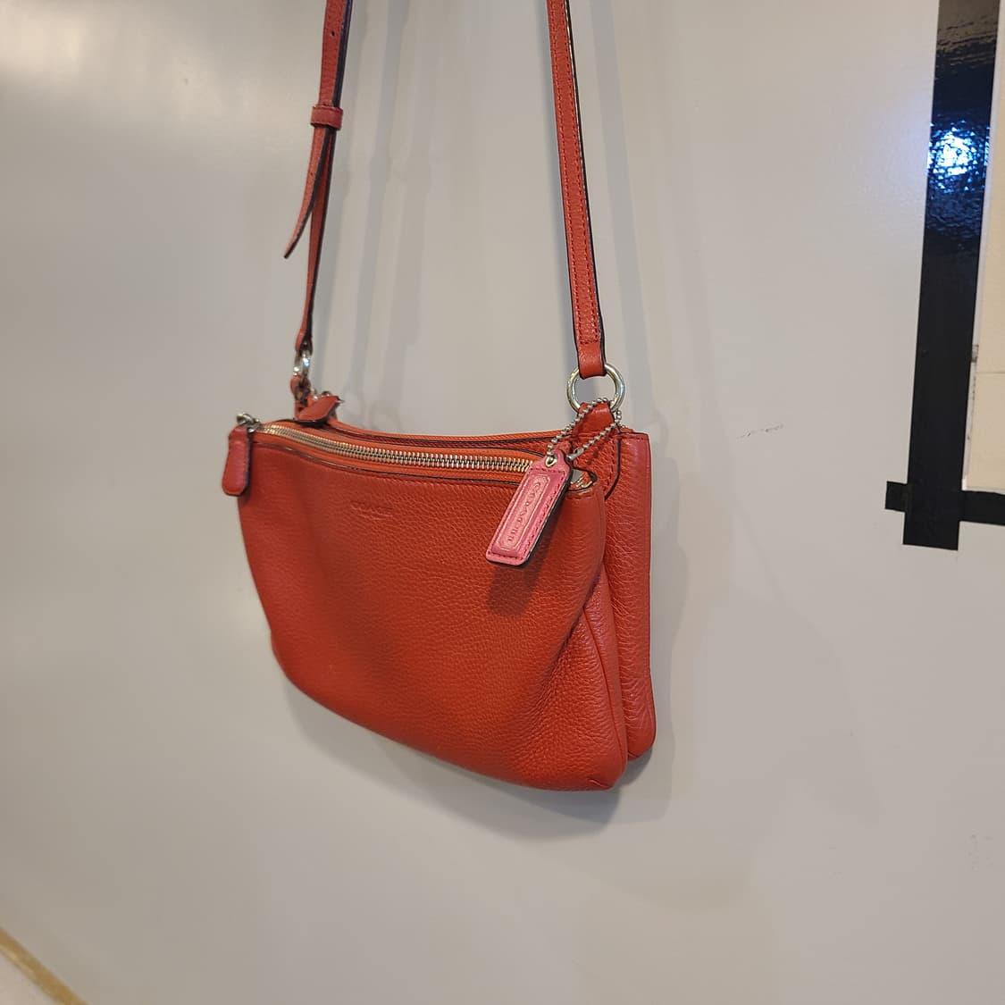 코치 더블 지퍼 크로스백 상품이미지3